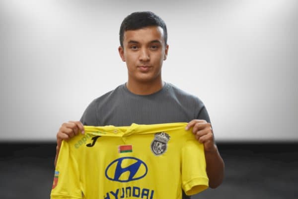 Расман! Ўзбекистонлик яна бир футболчи легионерга айланди (Фото)