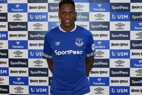 Йерри Мина "Эвертон"даги жамоадошлари билан гаров ўйнади