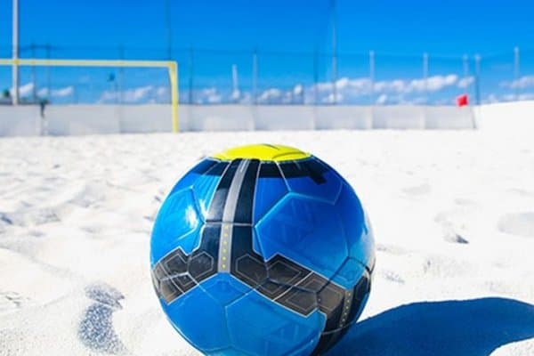 Ўзбекистонлик ҳакамга Испания - Миср учрашуви ишониб топширилди