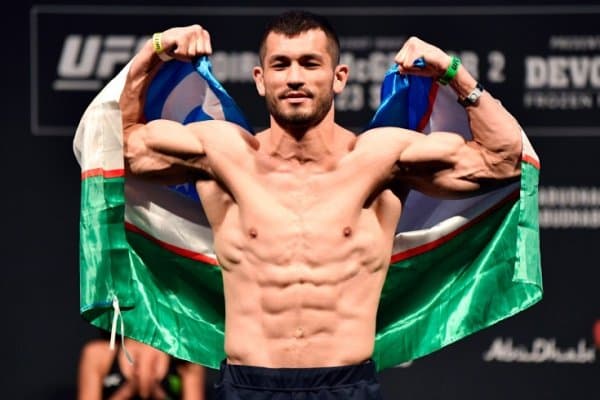 Маҳмуд Мурадовнинг UFCдаги жанги бекор бўлди (видео)