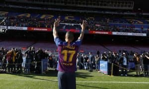 "Камп Ноу"да "Барселона"нинг янги аъзоси расман оммага таништирилди