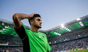 Маҳмуд Англияга йўл олади