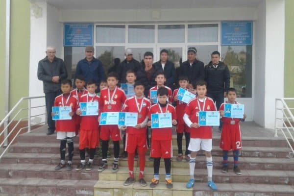 Чортоқда 10-11 ёшли футболчилар ўртасида вилоят очиқ турнири бўлиб ўтди