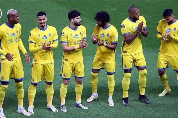 Легионерларимиз: Машарипов жамоаси чемпионлик учун курашдан чиқди