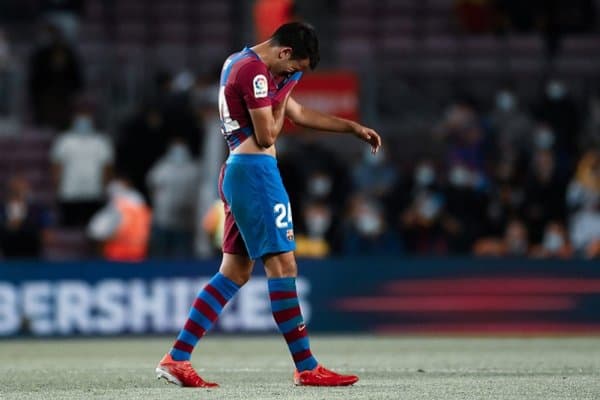 “Барселона” яна бир футболчини трансферга қўйди