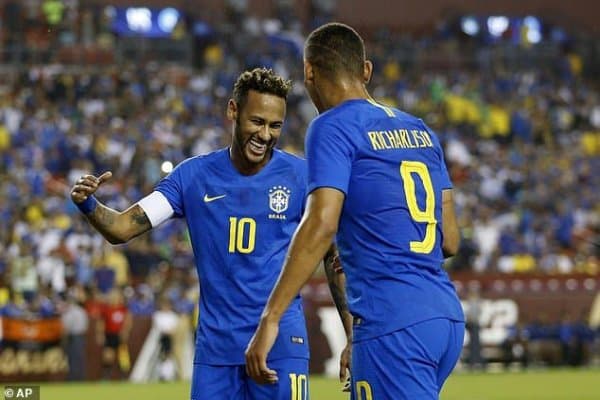 "Чўкаётган кема"дан бир "йўловчи" тушиб қолмоқчи 