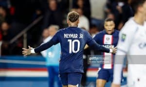 Неймарнинг ягона голи марказий ўйин тақдирини ҳал қилди