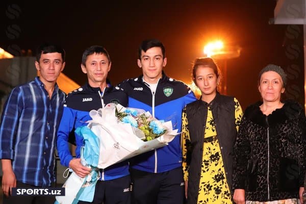 Қаҳрамонларимиз камтарона кутиб олинган маросимдан фотогалерея 