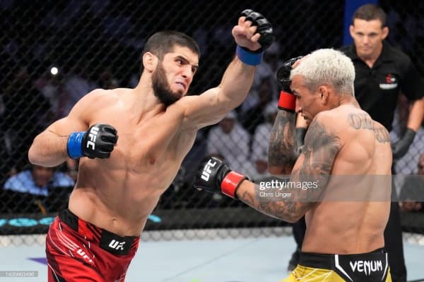 UFC 280. "And Neeeeew" Ислам Махачев Оливейрани бўғиб қўйди