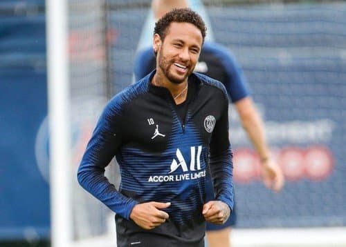 “Реал” футболчиси Неймар билан тўп суради