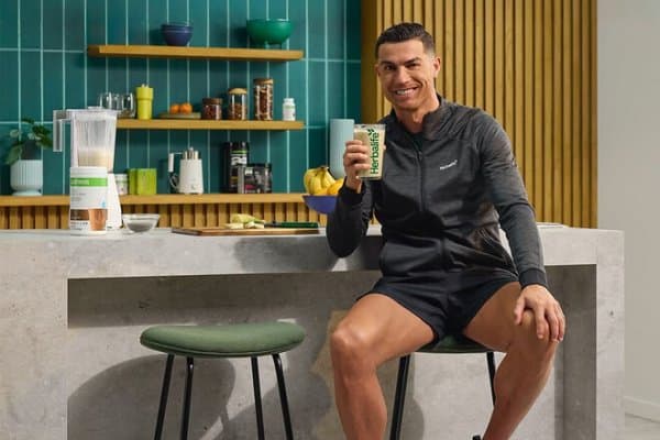 Шунчаки космос: Роналдунинг Instagram саҳифасидаги битта пости қанча туради?