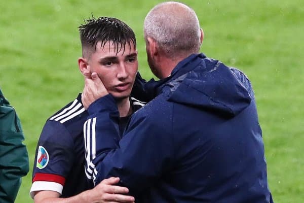 Сени ҳурмат қилишмайди, у ердан тезроқ кет!