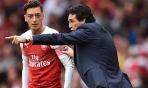 Ўзил Эмерига: Сен - мураббий эмассан