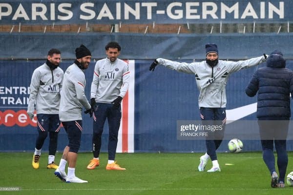 ПСЖнинг марказий ўйин учун таркиби маълум 