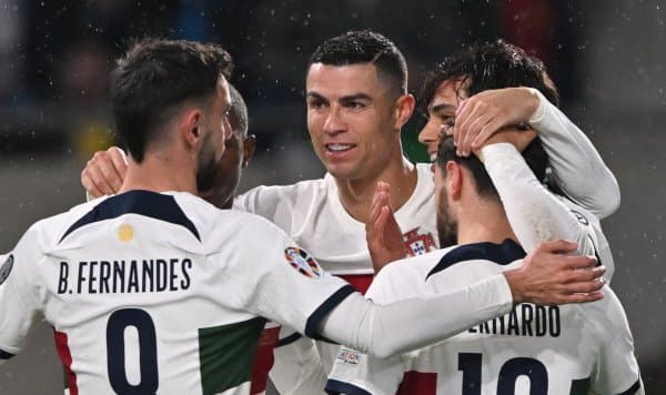 Португалия енгилмас жамоага, Роналду тўхтамайдиган тўпурарга айланди