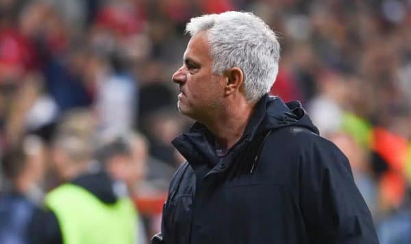 Моуриньо лавозимидан воз кечди