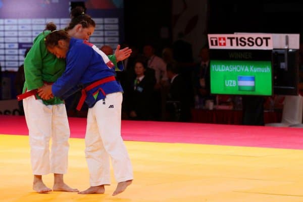 Кураш: Кумуш Йўлдошева Осиё ўйинлари ғолибаси