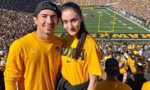 Ноҳақликлар сабаб таэквондони ташлаб кетмоқчи бўлган чемпион Мадинабону Маннопова Америкадан салом йўллайди (интервью)