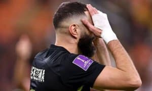 Бензема босимга дош беролмади