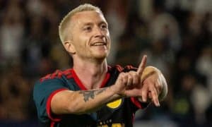 Ўз юртида 211 та гол билан шоҳсупага кўтарилмаган юлдуз АҚШда бир гол уриб чемпион бўлди!