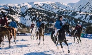 Денгиз сатҳидан 1820 метр баландликда, қор устида поло мусобақаси ташкил этилади