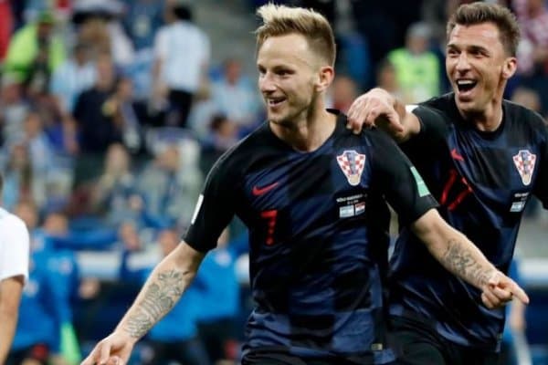 "Барселона" Ракитични Салоҳга алмаштирмоқчи