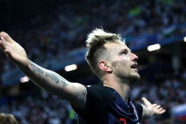 Моуриньо Погба эвазига “Барселона”дан Ракитични сўрамоқда