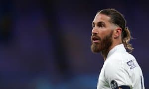 Рамос, югур! Бу ерда юлдуз ҳам, сардор ҳам эмассан!