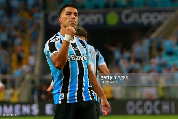 Луис Суарес Бразилия кубогида ўзгача услубда гол урди