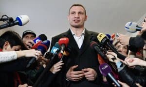 Виталий Кличко журналистга ҳужум қилди...Томоша  қилинг!