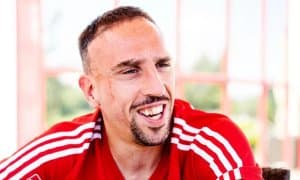 Рибери журналистдан узр сўради