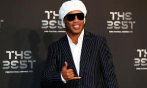 Ана холос! Роналдиньонинг ҳисобида бор йўғи 6 евро пул қолди