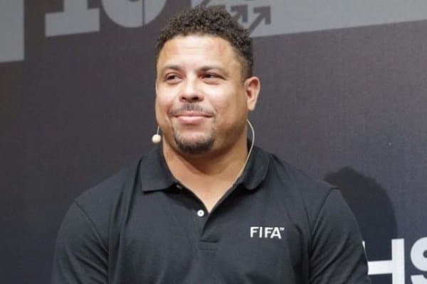 Роналдо: Неймар сотилмайди