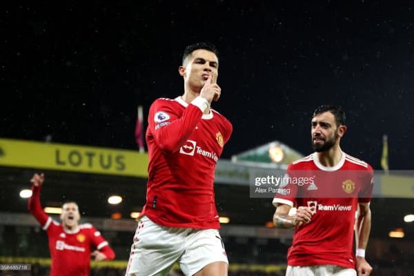 Англия терма жамоаси собиқ футболчиси: "37 ёшли футболчини майдондан олганда, эътирозлар бўлмаслиги керак"