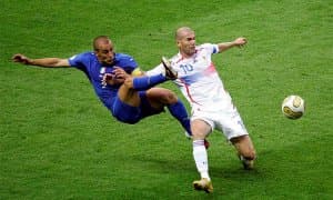 Собиқ жаҳон чемпиони Зиданнинг ўрнини кўзлаяпти