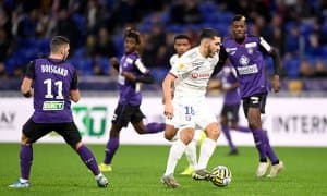 “Реал” ва МЮ 16 ёшли профессионални талашмоқда