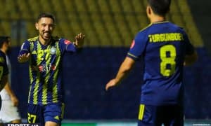 "Пахтакор" таркибида энг кўп чемпион бўлган футболчи ким?