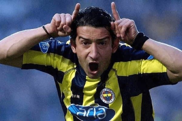 Терма жамоада ўйнаган футболчини отиб кетишди