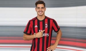 "Милан" ҳужумчиси "Севилья"га ўтадиган бўлди