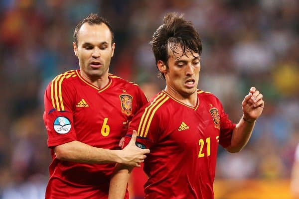 Сильва япон клубида Иньеста билан бирга тўп суриши мумкин