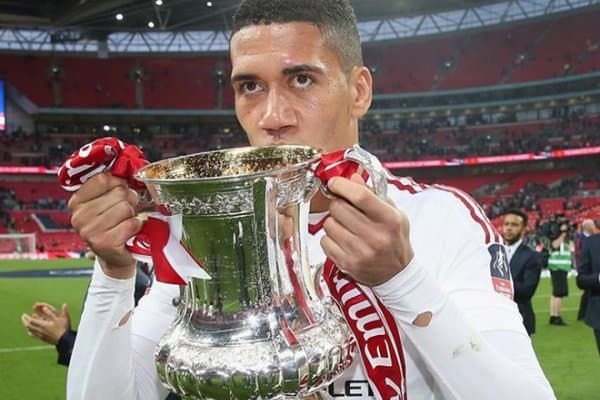 “Эвертон” МЮ ҳимоячисини текинга қўлга киритмоқчи