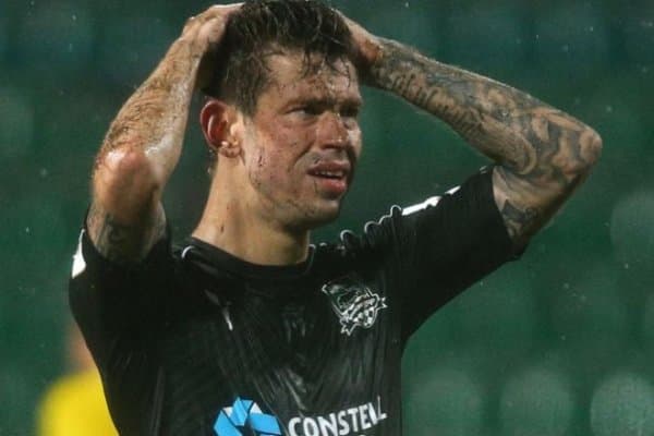 Ана холос! Смолов 150 минг долларлик автомобилида аварияга учради (ФОТО)