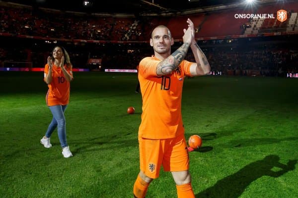 Яна бир афсона Голландия терма жамоасини тарк этди (ФОТО)