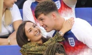 "Манчестер Сити" футболчиси фарзандининг онаси билан ажрашди ва унинг ота-онасини ишдан ҳайдади