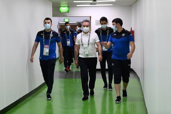 Ўзбекистон терма жамоаси "Қирол Фаҳд" стадионига етиб келди (Фото)