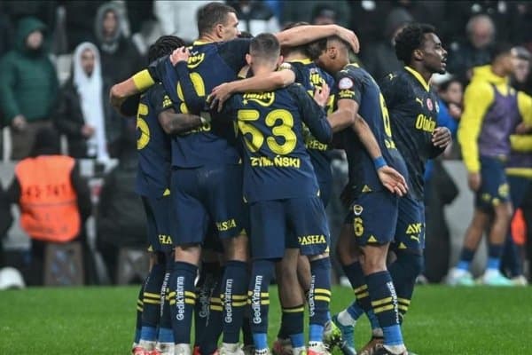 Суперлига клуби беш футболчини жамоадан четлатди