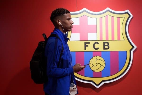 Истеъдодли футболчи “Барса”ни танлаганидан афсусда