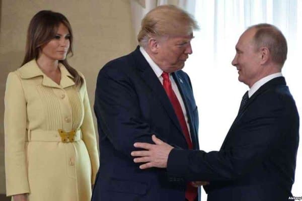 Путин Трампга ЖЧ-2018 тўпини совға қилди (ФОТО)