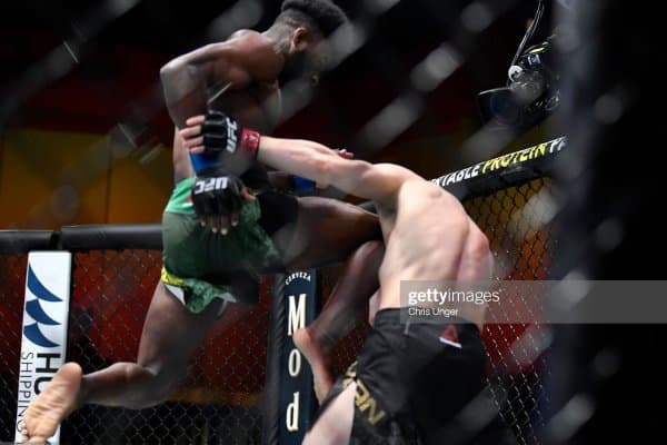 "UFC 259".  Пётр Ян дисквалификация қилинди. Стерлинг чемпионлик камарини қабул қилишни истамади 