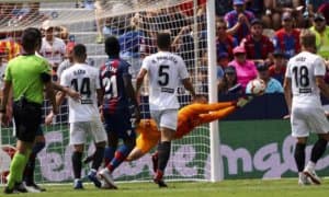 Валенсия шаҳри дербиси голлар шоусига айланиб кетди (видео)